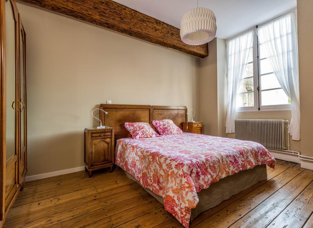 Chambres D'Hotes Le Relais Des Remparts Rions Esterno foto