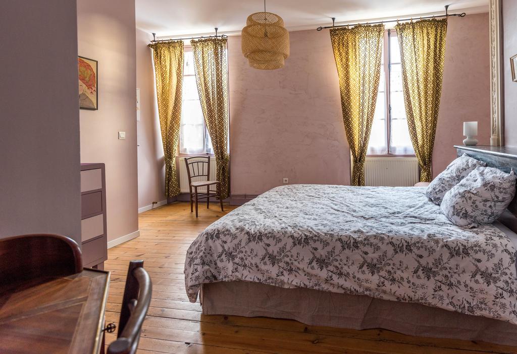Chambres D'Hotes Le Relais Des Remparts Rions Esterno foto