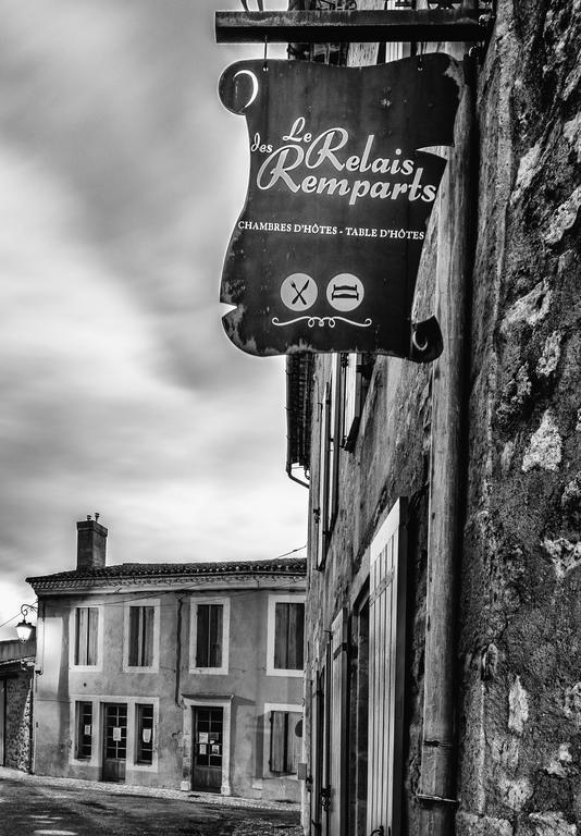 Chambres D'Hotes Le Relais Des Remparts Rions Esterno foto